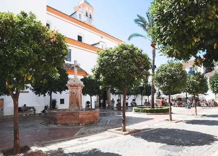 Plaza De Naranjos *