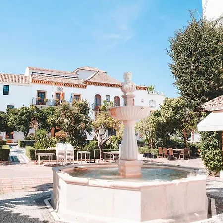 Plaza De Naranjos *