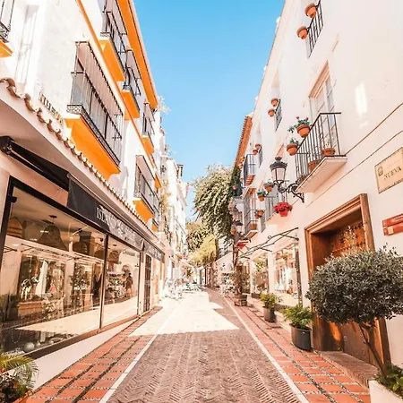 Plaza De Naranjos Апартаменти *